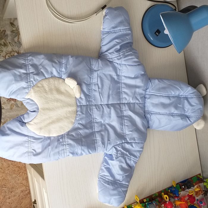 Продам детский комбинезон на весну!