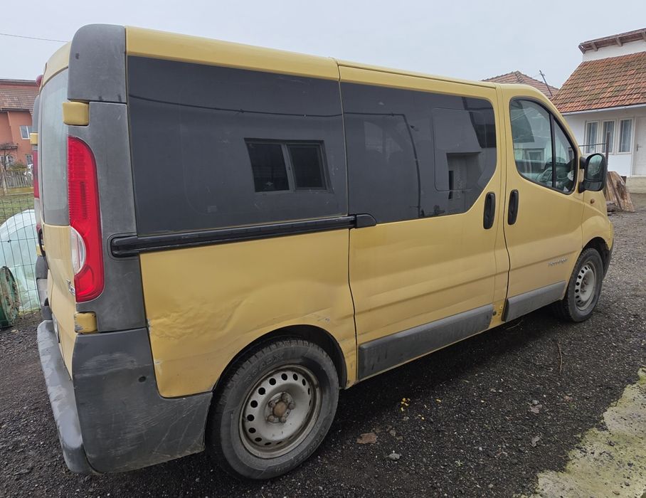Renault trafic .