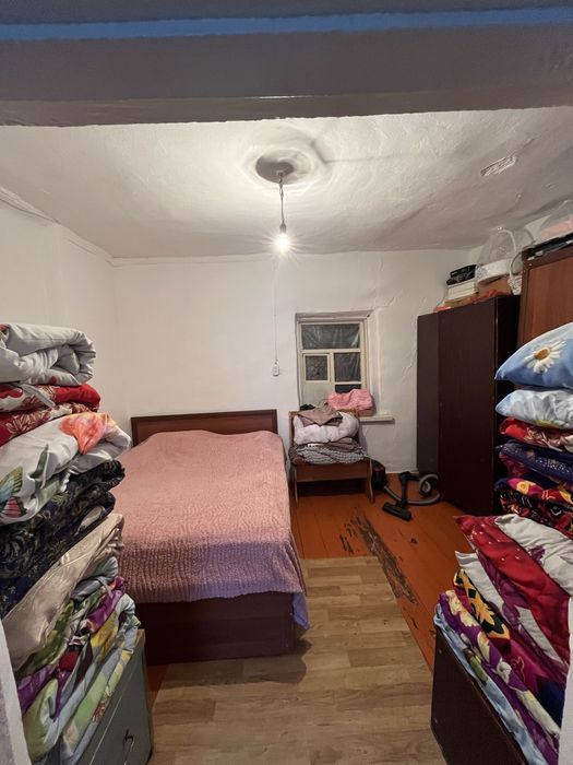 Үй сатылады тез арада. Бағасы 7млн келсімі бар.