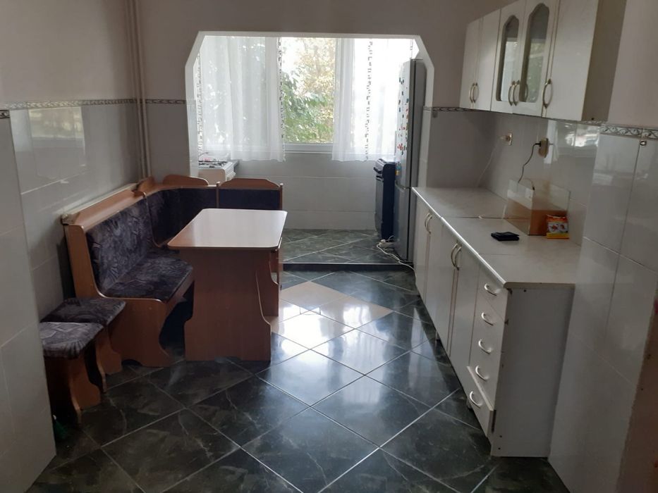 Chirie apartament 2 camere  PB decomandat zona Decebal