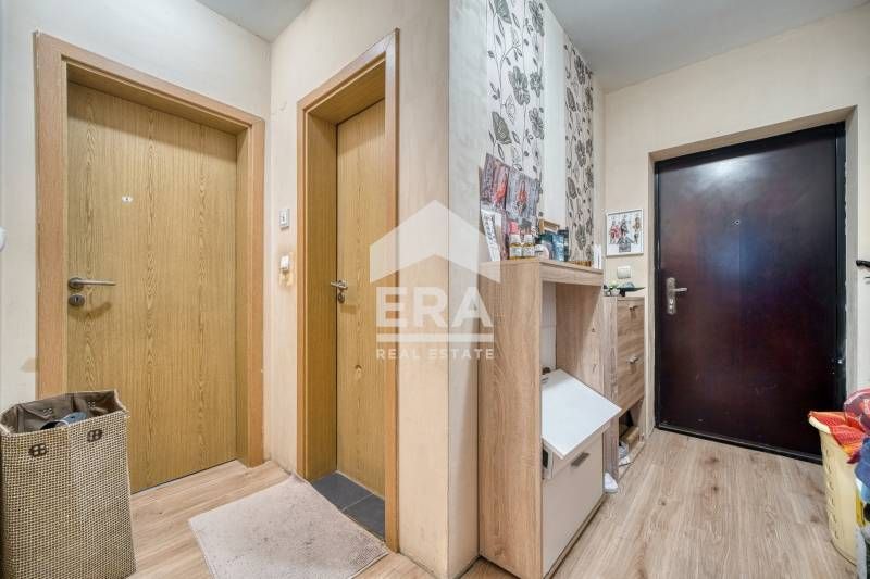 Тристаен, обзаведен апартамент за продажба в м-т Св. Никола, гр. Варна