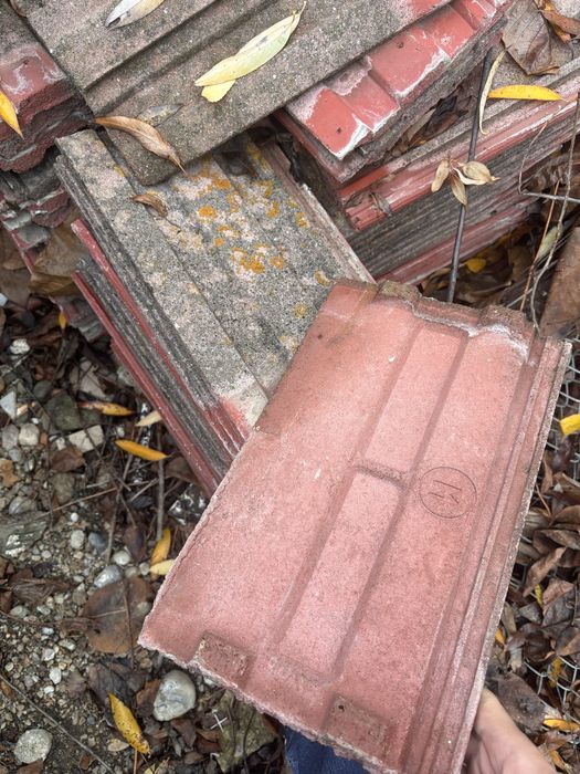 Tigla din beton in stare buna