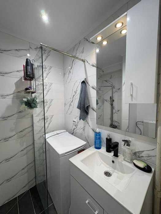 Garsonieră 29 mp, renovată, etaj 2/10, Calea București - zona Rotonda