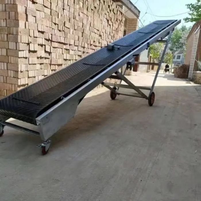 Ленточный транспортер с шевронной лентой