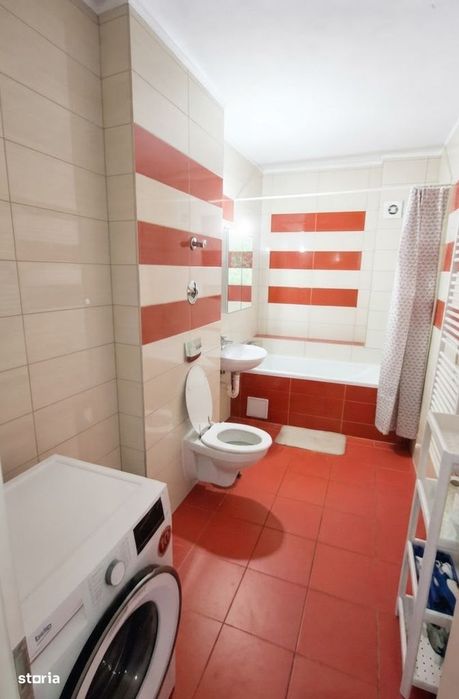 Inchiriez garsoniera pet friendly Coresi bloc nou