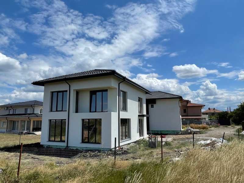 Продава се Къща в София, Кръстова вада - 200 кв.м за 1825 €/кв.м - Снимка #1