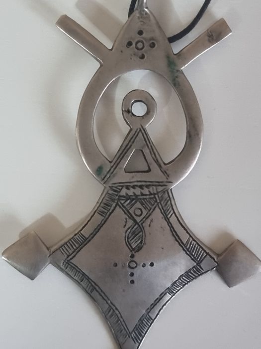 Pandantiv cruce Tuareg berber din argint – gravat manual, Africa Sahar