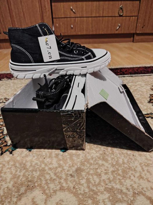 Teniși se7en mărime 44