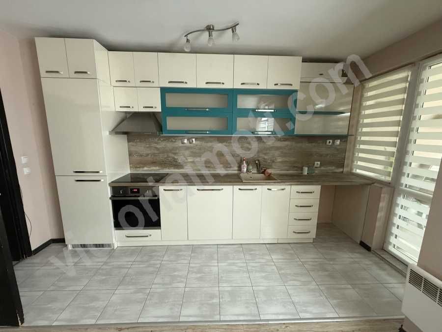 Продава се Тристаен апартамент в Велико Търново, Център - 85 кв.м за 1248 €/кв.м - Снимка #2
