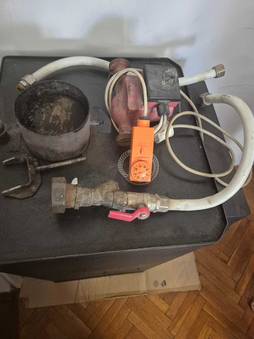 Камина на дърва с водна риза и помпа