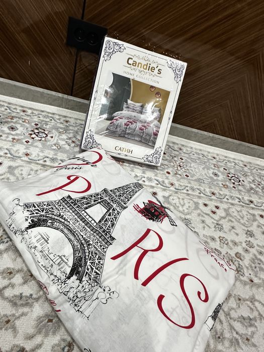 Продам два набора прстельного белья и покрывало