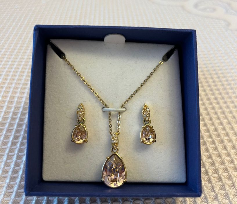 Комплект колие и обеци Сваровски