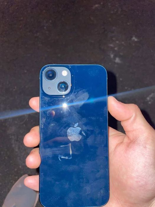Vand iphone 13 urgent