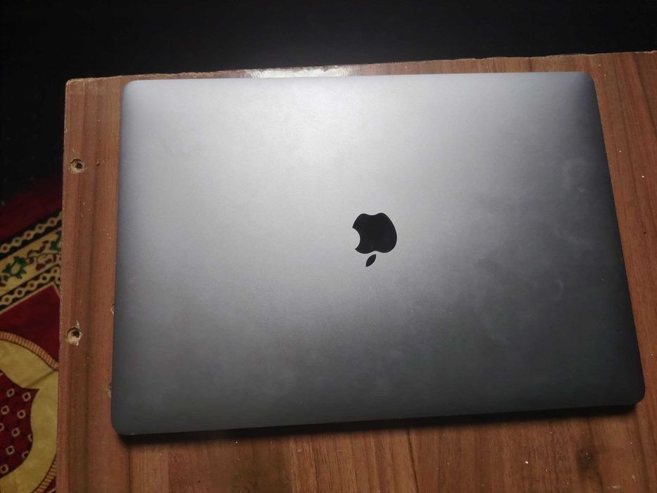 MacBook Pro 16-inch (2019 yil).