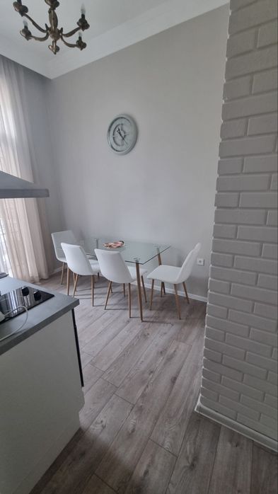 Дава се под наем Тристаен апартамент в Пловдив, Център - 90 кв.м за 765 € - Снимка #4