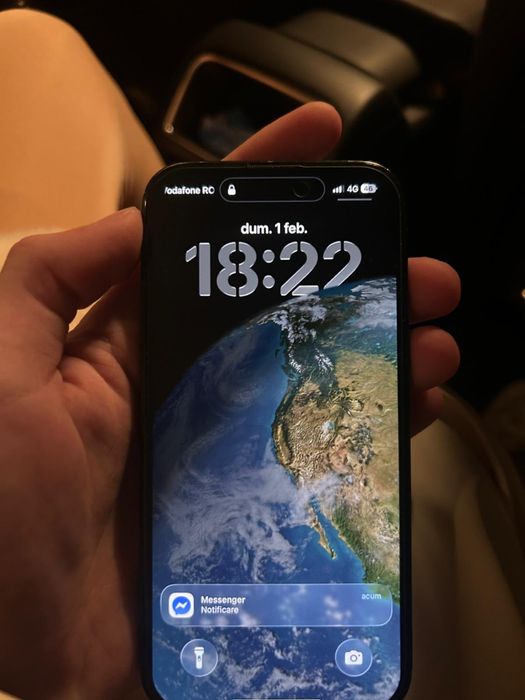 Vand iphone 15 bine intretinut