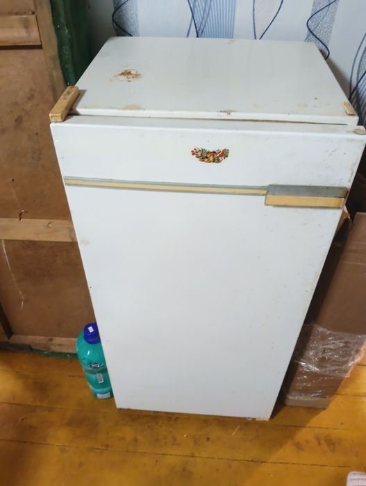 Холодильник работает