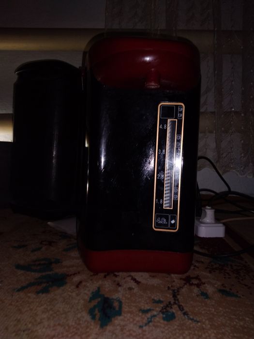 Электрический термопот Aote AT-448A.