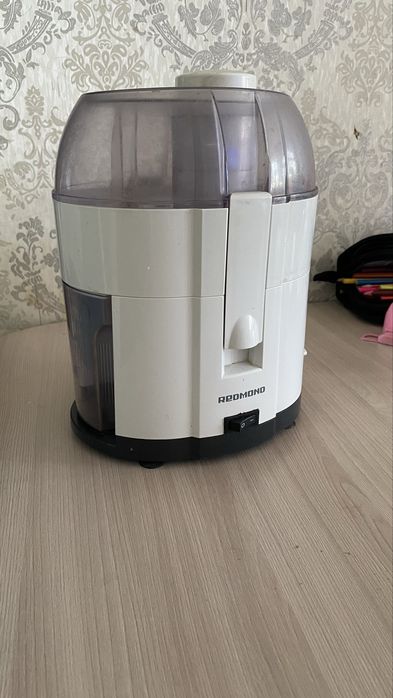 Соковыжималка электрическая