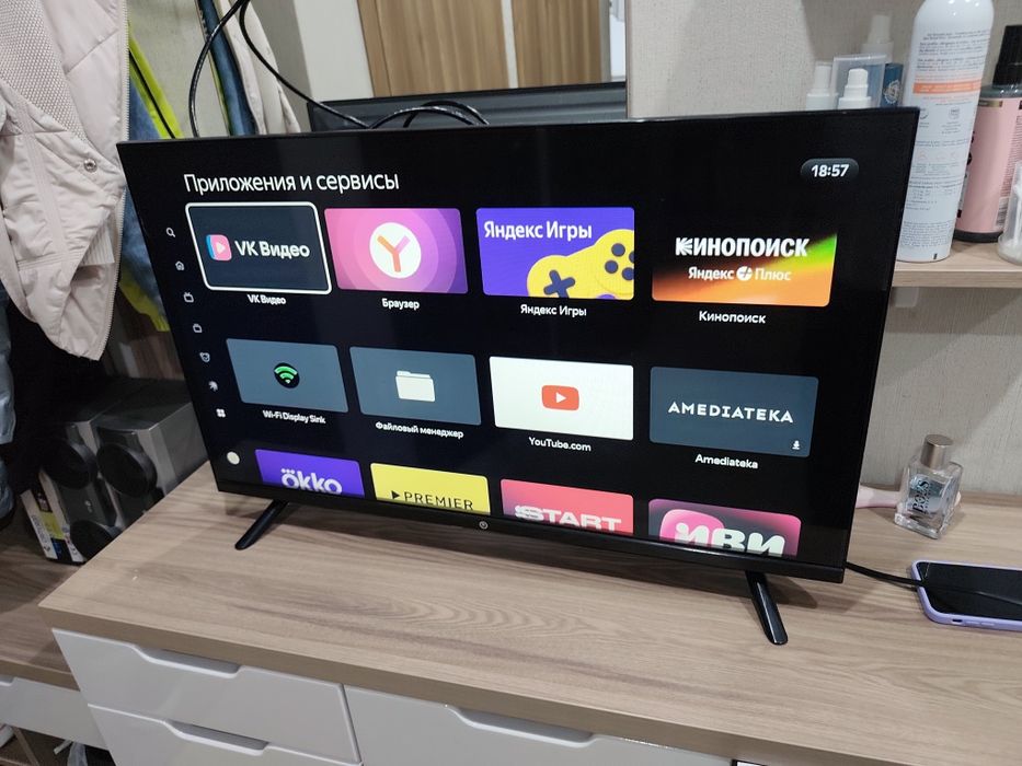 Телевизор Смарт 82 см диагональ экрана
