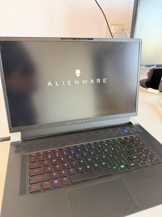 Alienware X17 R2 - i9 / RTX 3080 Ti / 64GB RAM - Stare Excelentă