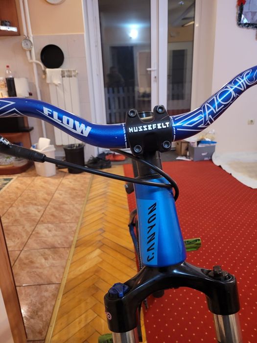 Vînd bicicleta Dirt jumper Canyon