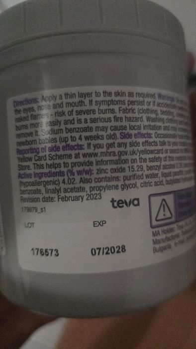 Vand 9  cutii de sudocrem sigilate !! De 400g