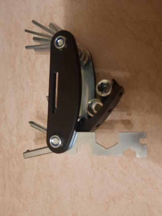 Мультитул для велосипеда или самоката.