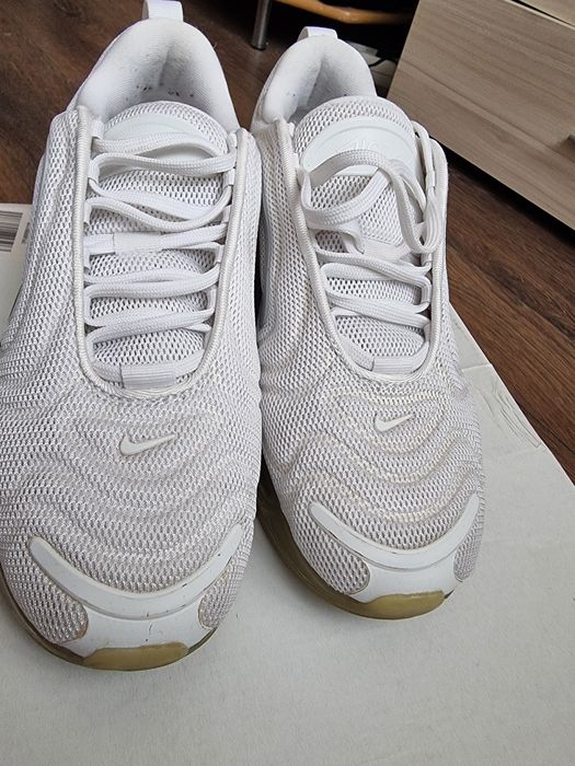 Дамски бели маратонки  Nike Air Max 720