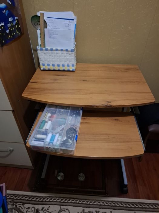 Продам стол письменный