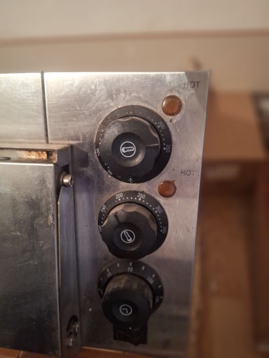 Фритюрница және пицца печка сатылады