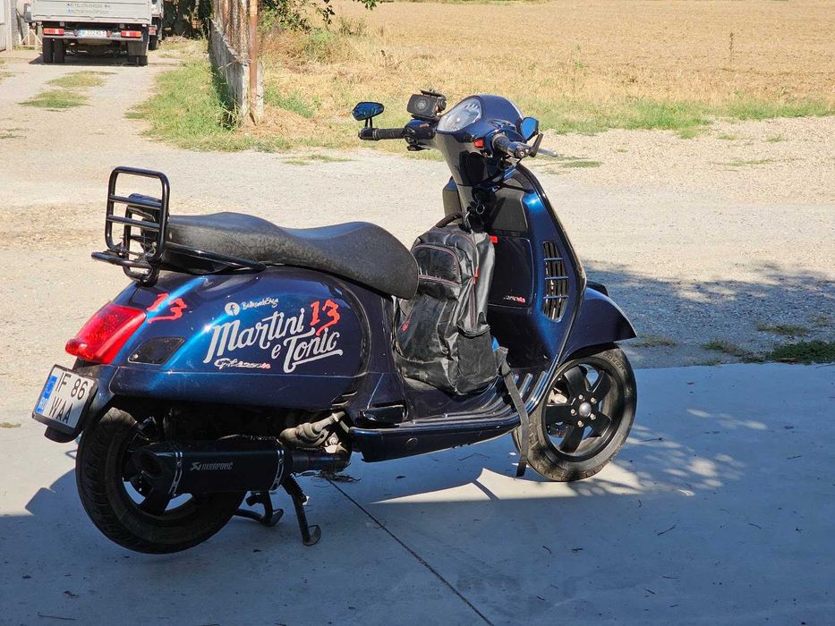 Vespa GTS 250 Custom | 2005 | 19.000 km | Polini 9 role | Akrapovič
