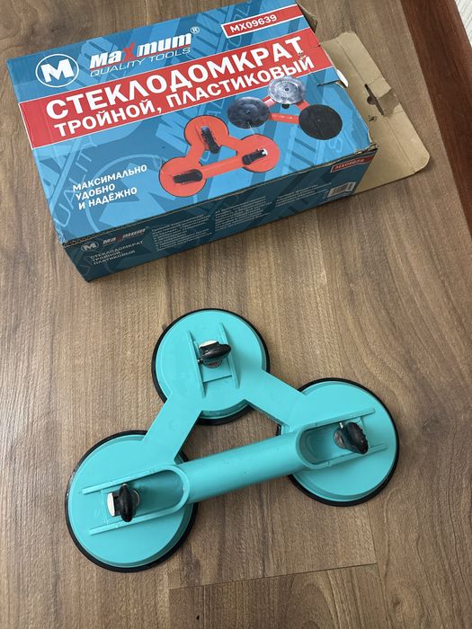 Стеклрдомкрат тройной