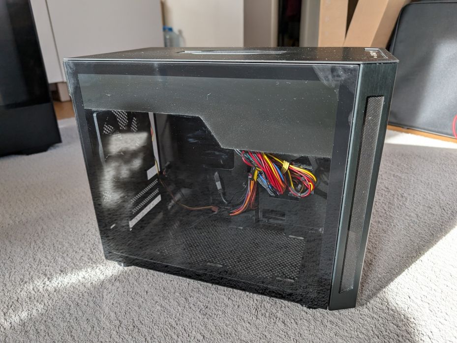 Vand carcasa PC Lian LI TU150