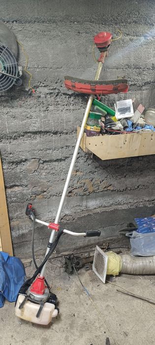 Продам триммер бензиновый