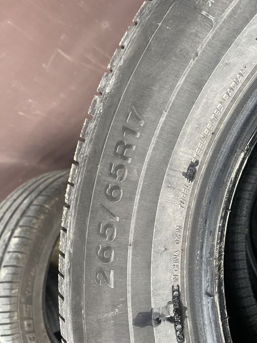 Зимние шины 265/65/17