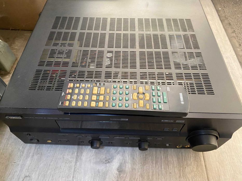 Продавам ресивър Yamaha RX-V659