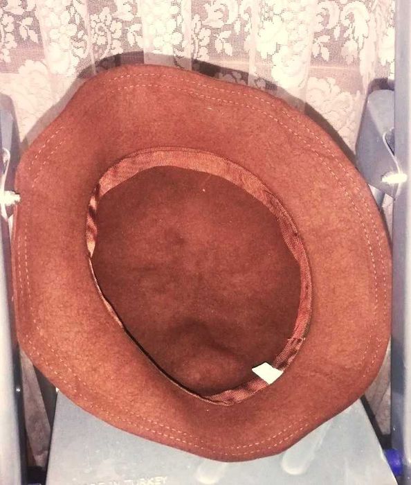 Дамско бомбе в шоколадов цвят, велур.