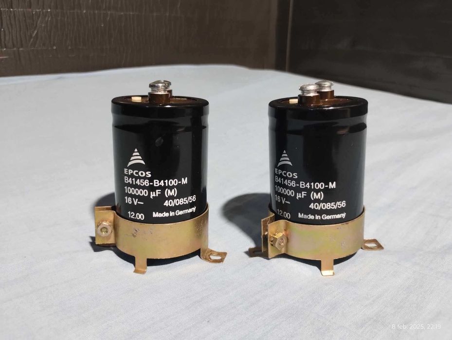 Condensatori  EPCOS  16 V - 100000 uF + colier