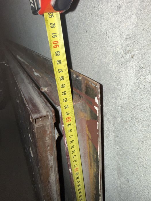 Метална входна врата