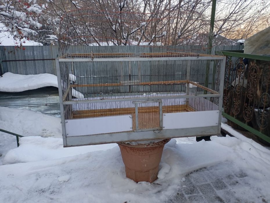 Продам клетку в хорошем состоянии.