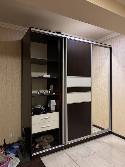 Продается большой шкаф