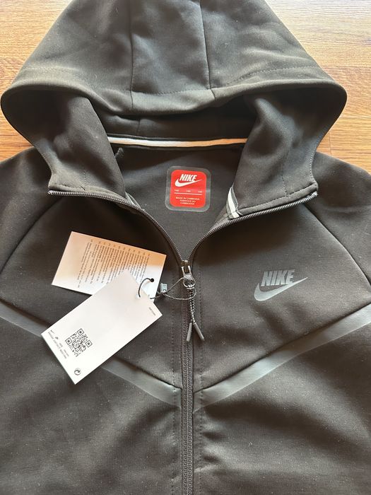 Детски,памучен,черен екип Nike с активен заден джоб на долнището и бродирано лого
