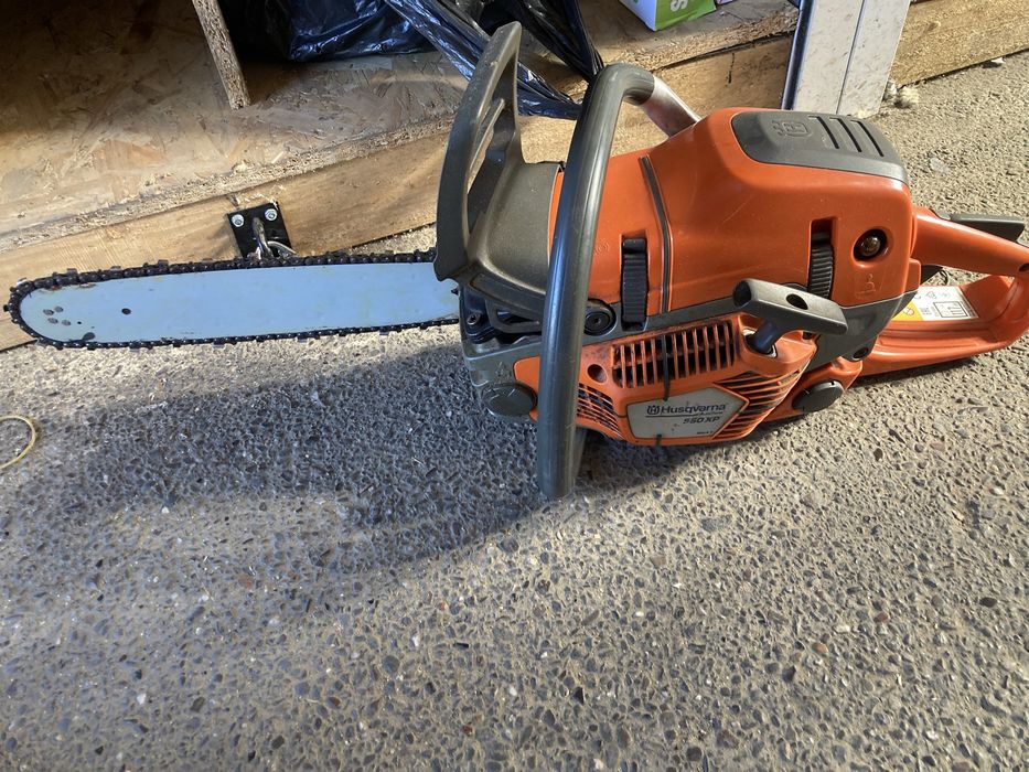 Drujba Husqvarna 550 XP Mark II, Putere 4,1 CP, Profesionala cu Sina si Lant de 45 cm