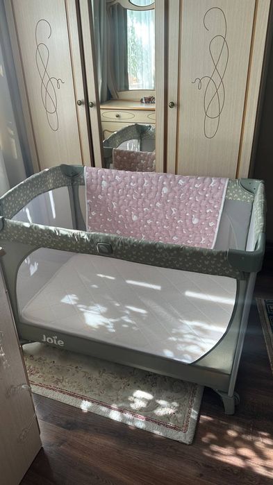 Кроватка с матрасом Joie Change & Bounce LEO