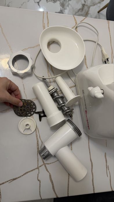 Электрическая мясорубка