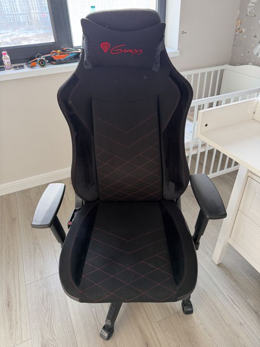 Vand scaun Gaming Genesis