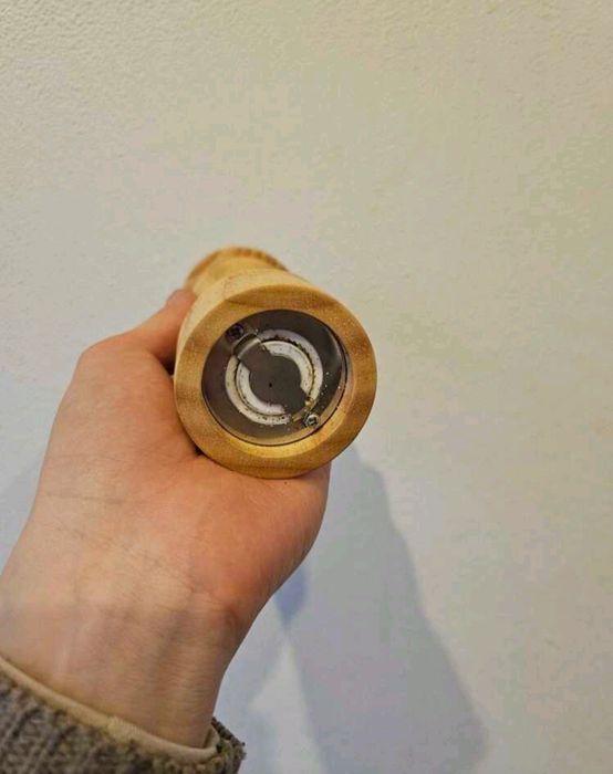 Солница / Пиперница мелница / мелнична за сол и пипер