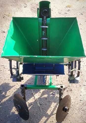 Semanatoare de plantat cartofi cu fertilizator motocultor