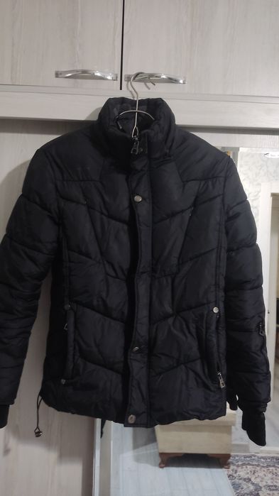 Куртка б.у. на 44-46 размер.